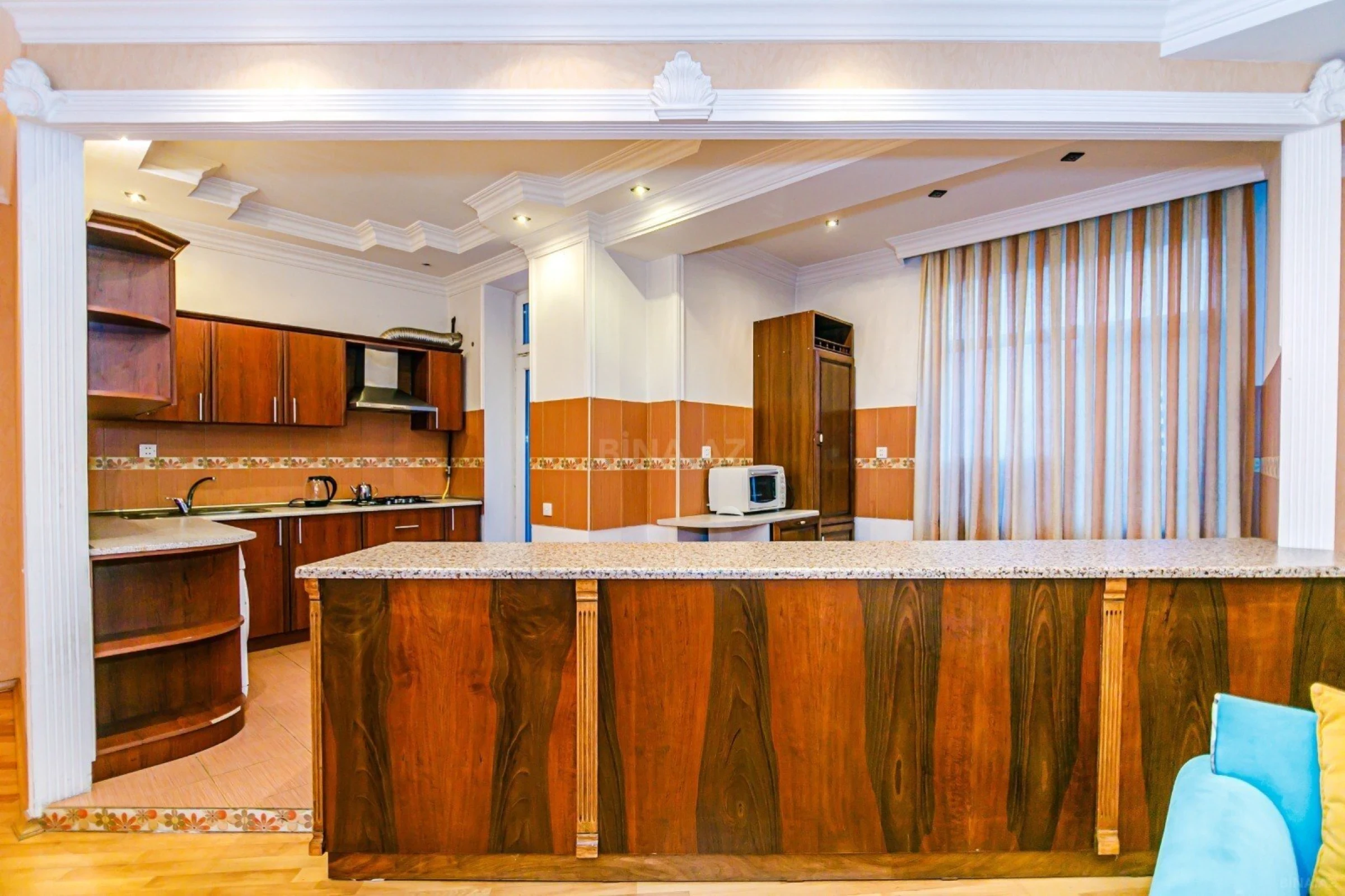 Kirayə verilir 2 otaqlı mənzil 120 m²