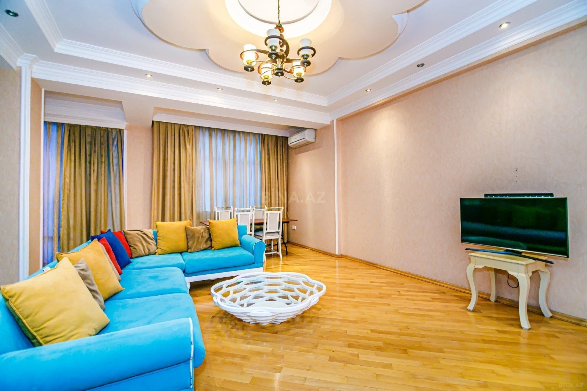 Kirayə verilir 2 otaqlı mənzil 120 m²