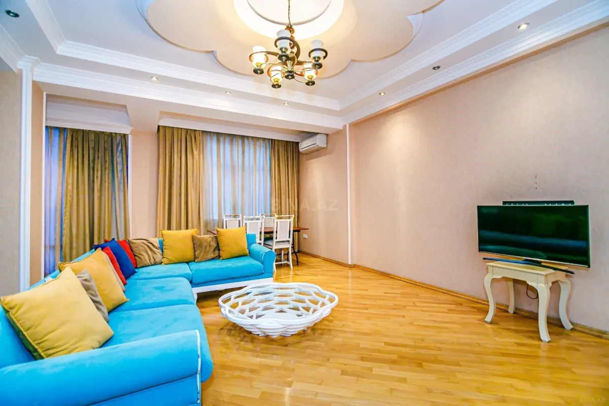 Kirayə verilir 2 otaqlı mənzil 120 m²
