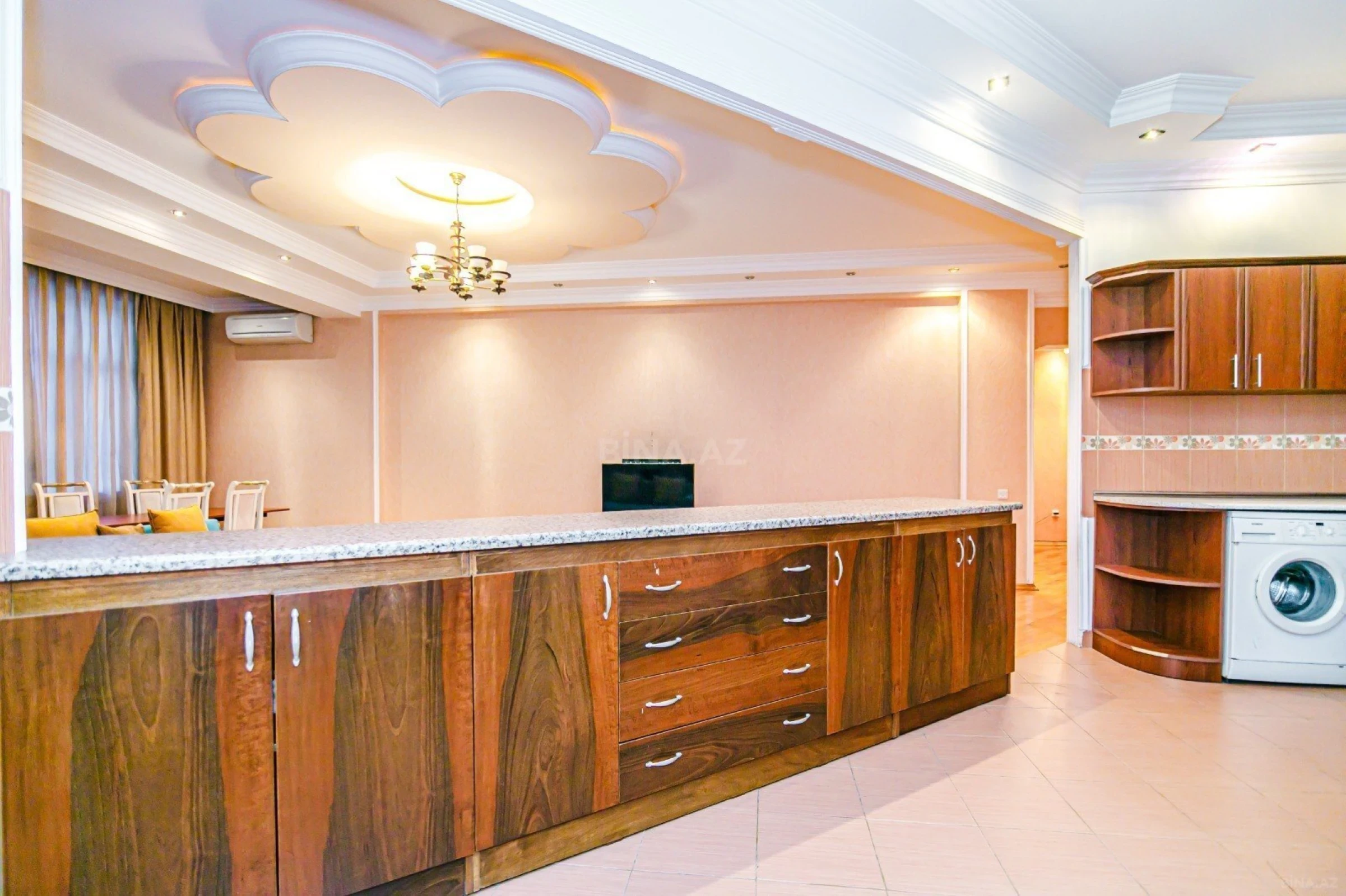 Kirayə verilir 2 otaqlı mənzil 120 m²
