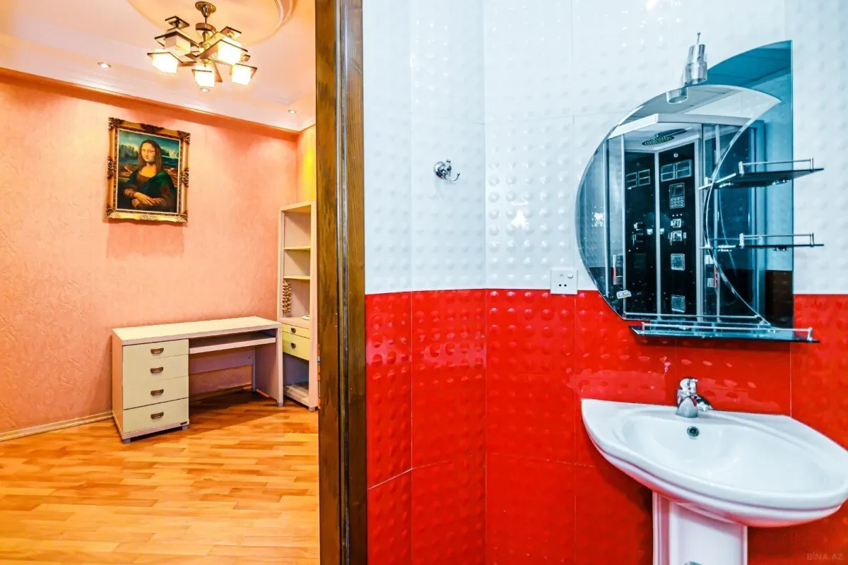 Kirayə verilir 2 otaqlı mənzil 120 m²