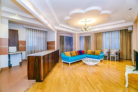 Kirayə verilir 2 otaqlı mənzil 120 m²