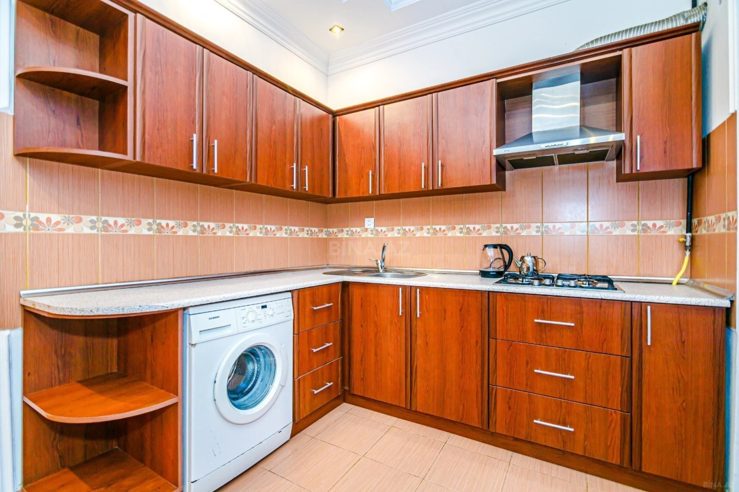 Kirayə verilir 2 otaqlı mənzil 120 m²