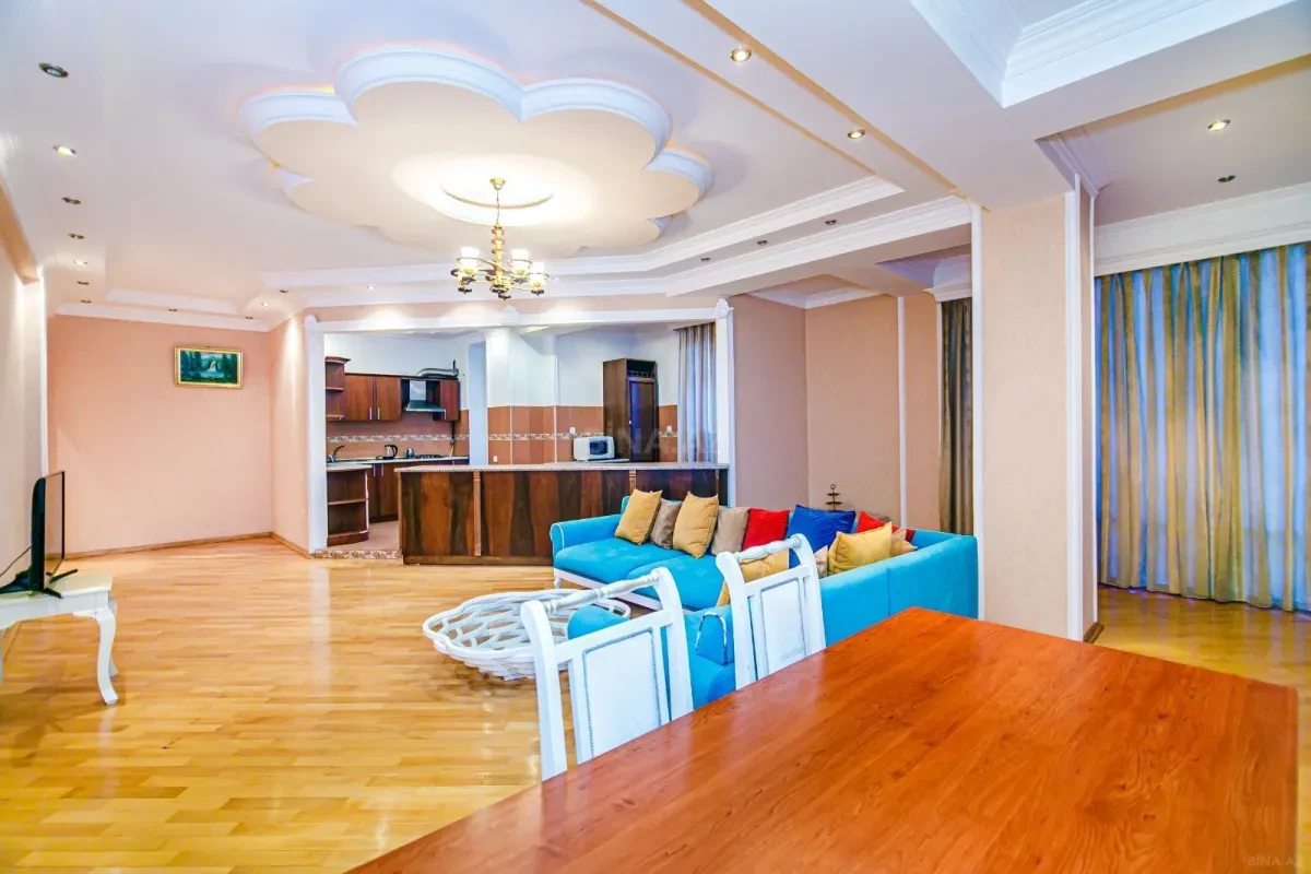 Kirayə verilir 2 otaqlı mənzil 120 m²