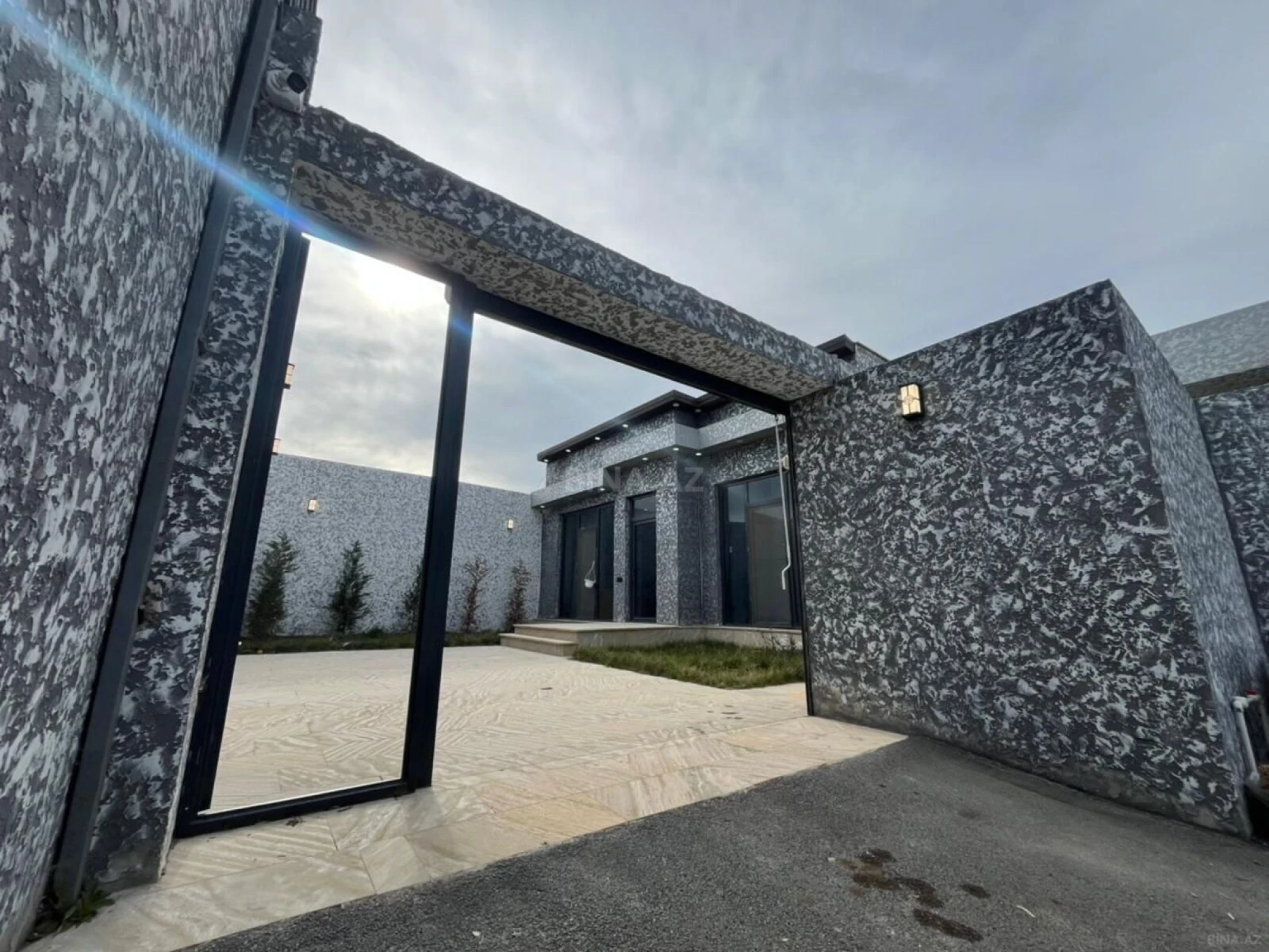 Satılır 4 otaqlı həyət evi 100 m²