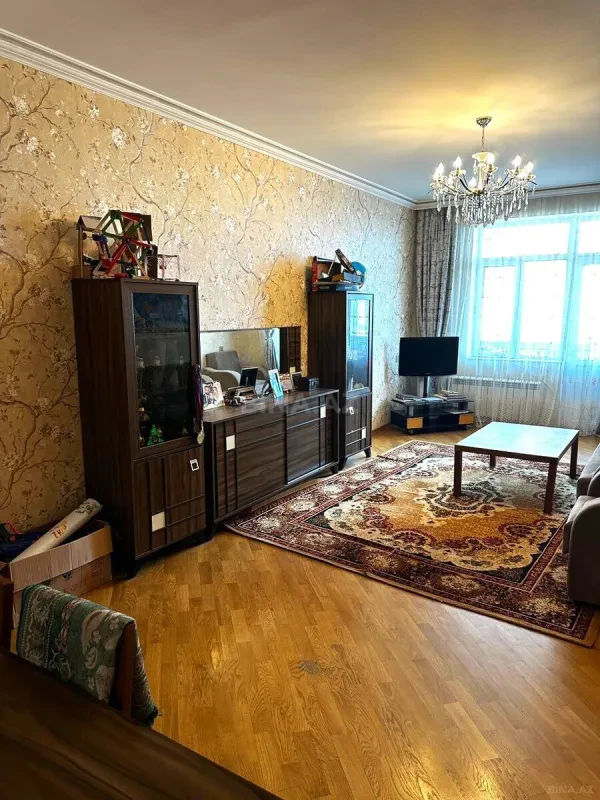 Satılır 2 otaqlı mənzil 106 m²