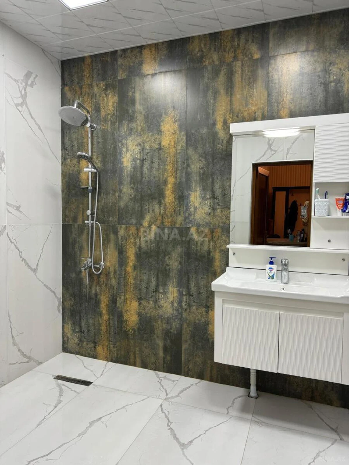 Satılır 3 otaqlı mənzil 95 m²