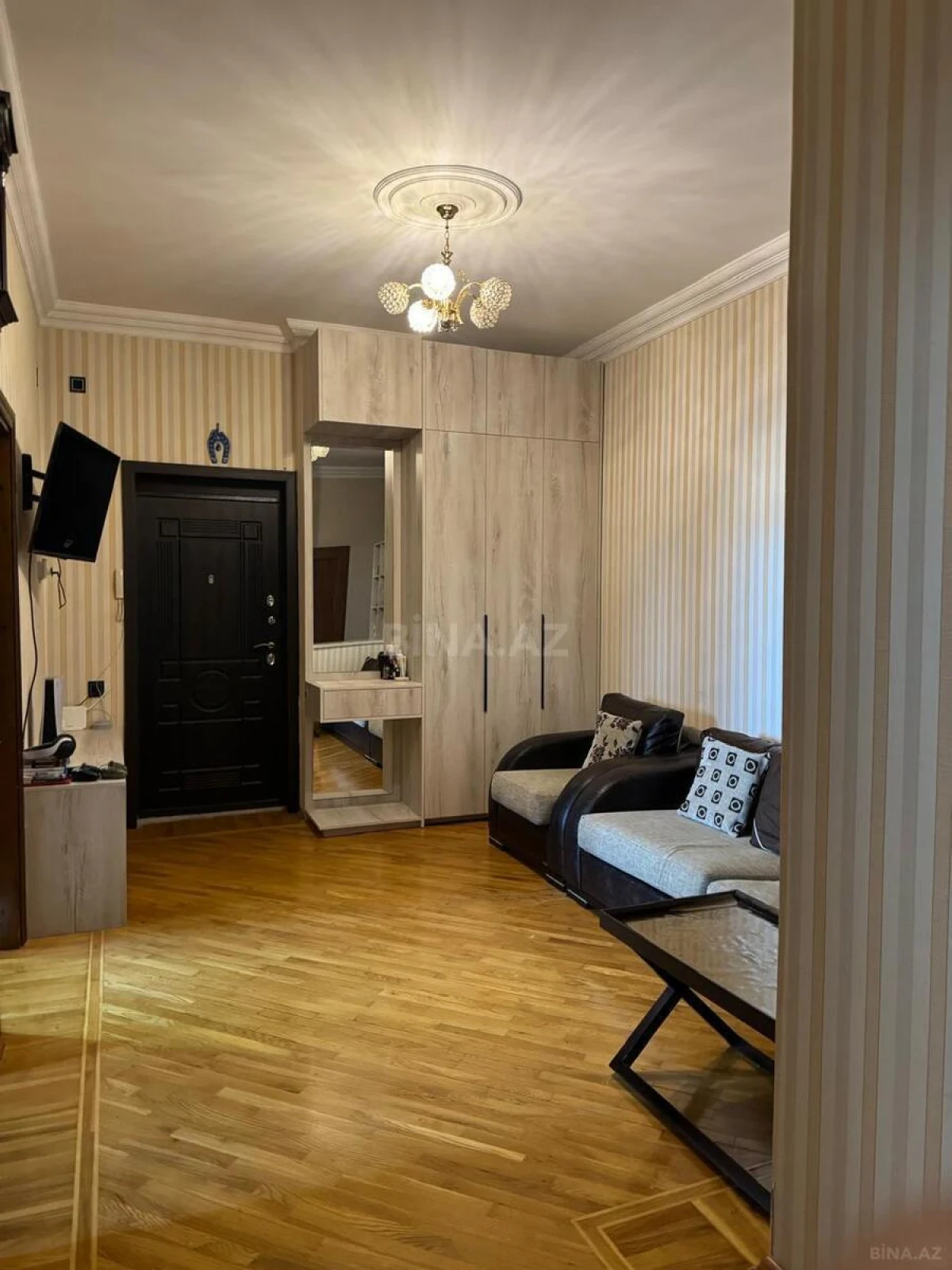 Satılır 3 otaqlı mənzil 95 m²