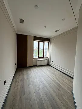 Kirayə verilir 15 otaqlı ofis 550 m²