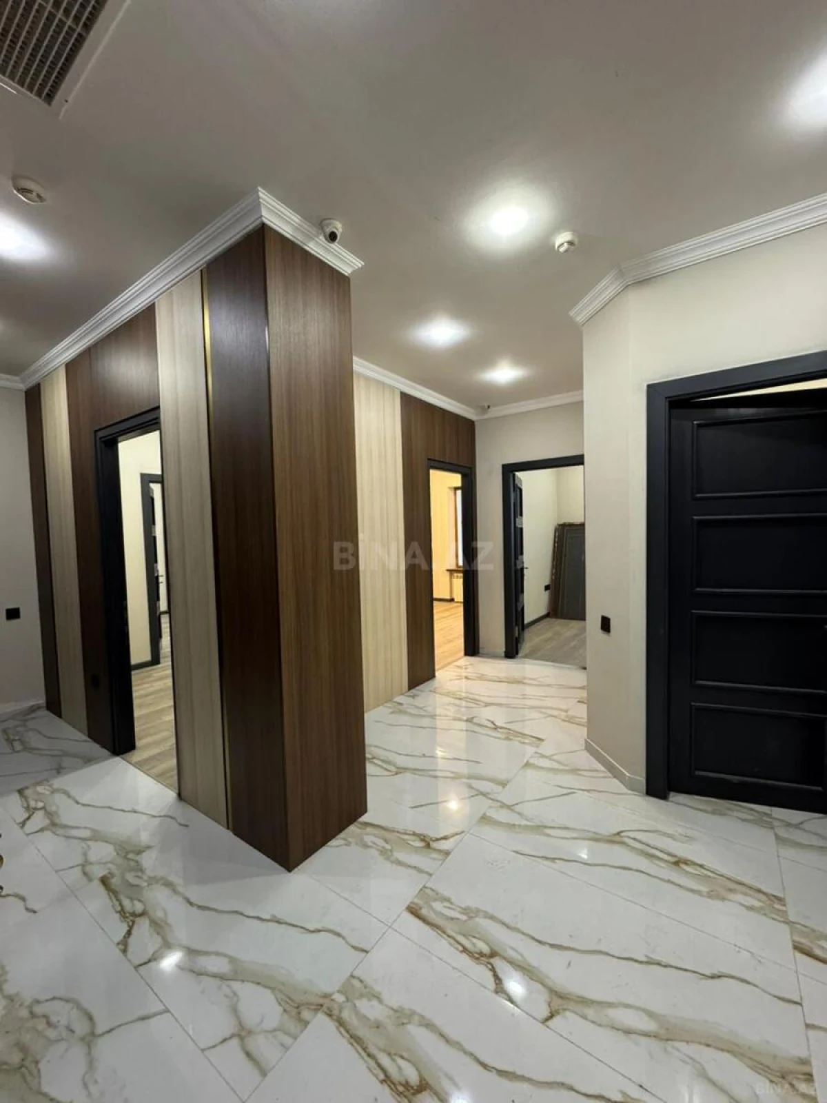 Kirayə verilir 15 otaqlı ofis 550 m²