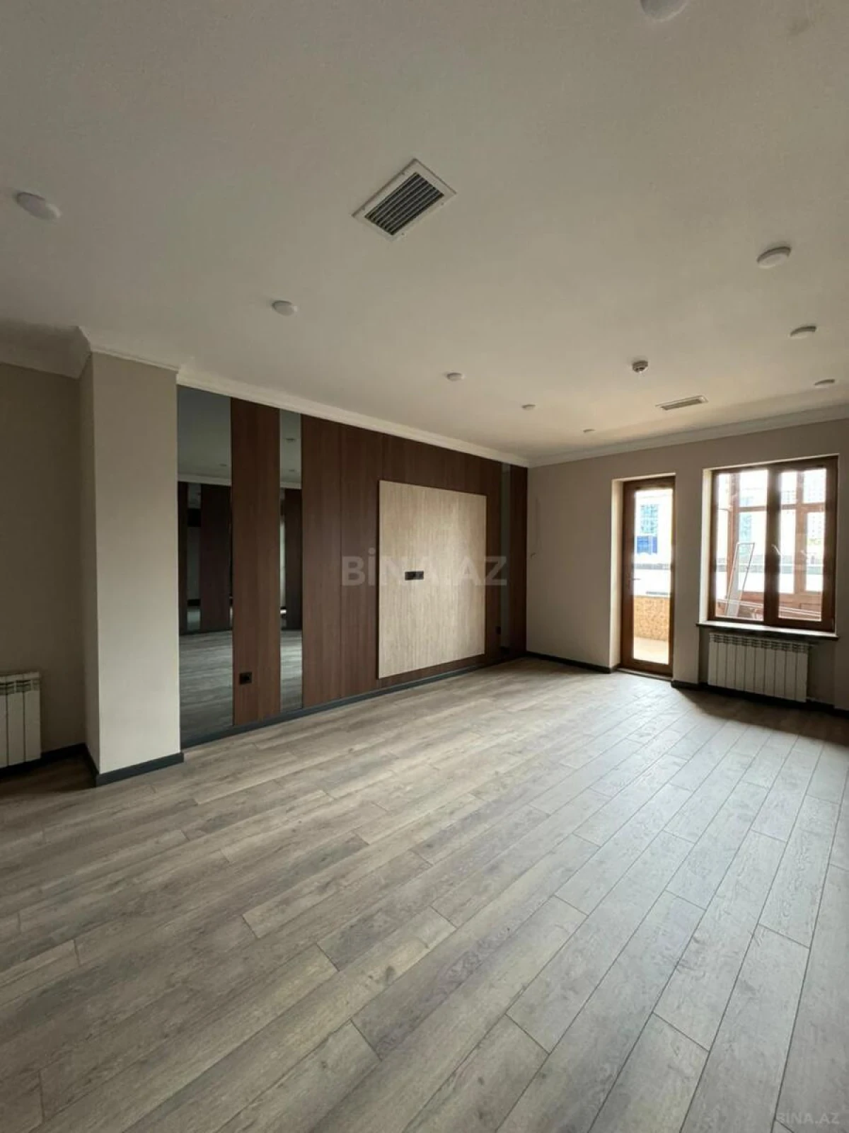 Kirayə verilir 15 otaqlı ofis 550 m²