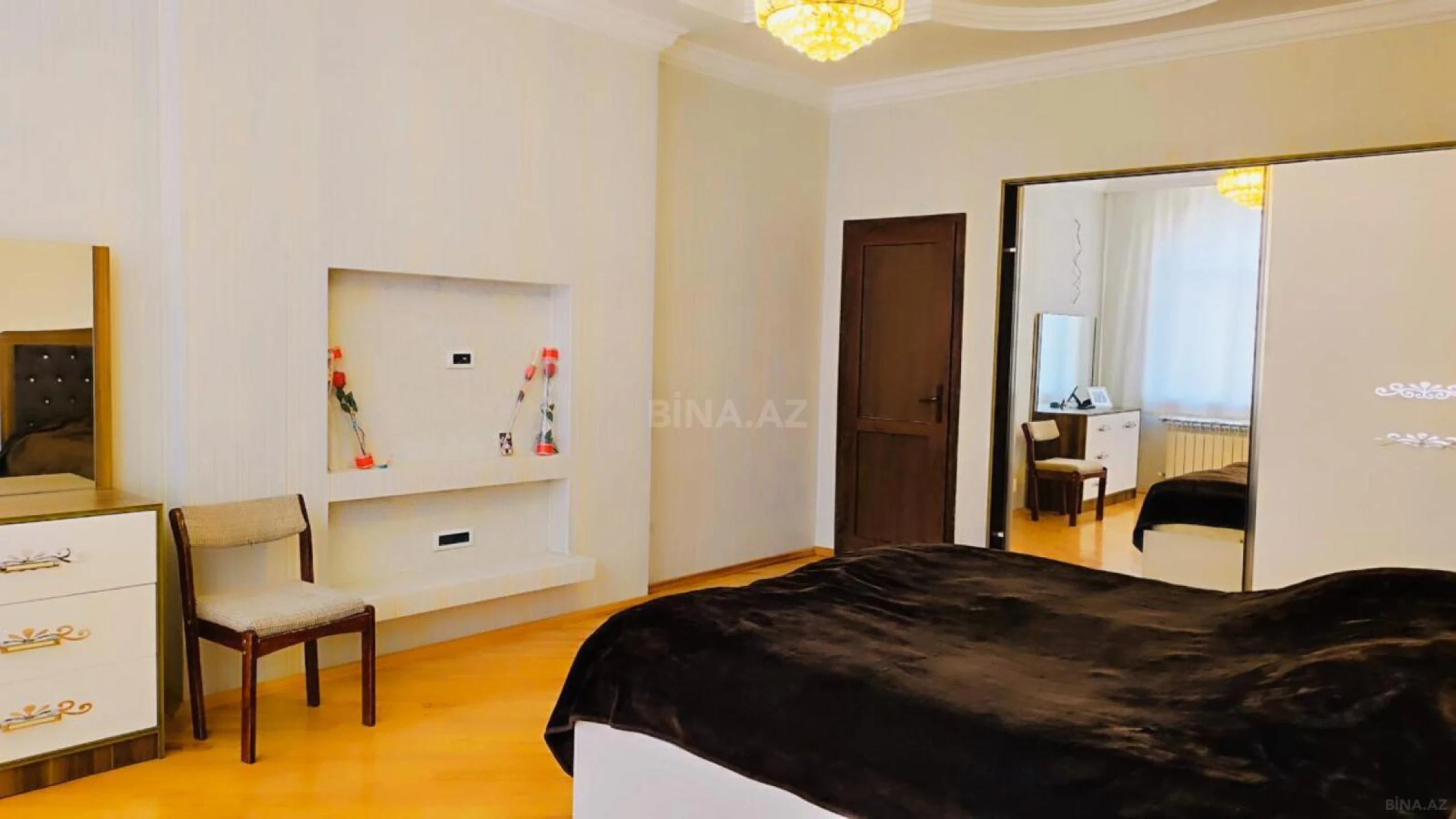 Satılır 6 otaqlı həyət evi 510 m²