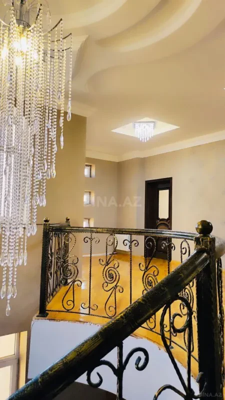 Satılır 6 otaqlı həyət evi 510 m²
