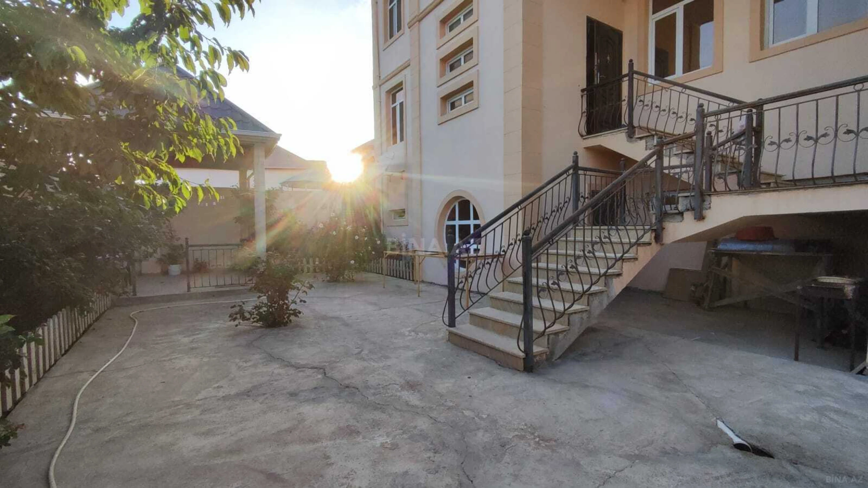 Satılır 6 otaqlı həyət evi 510 m²