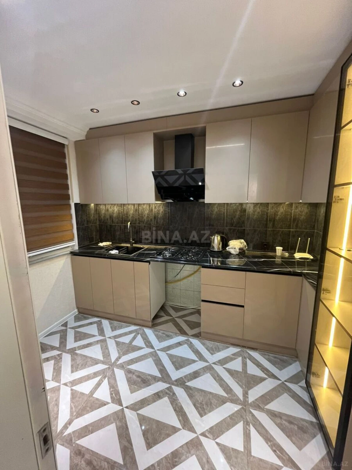 Satılır 2 otaqlı mənzil 60 m²