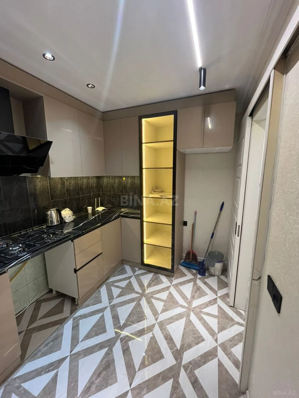 Satılır 2 otaqlı mənzil 60 m²