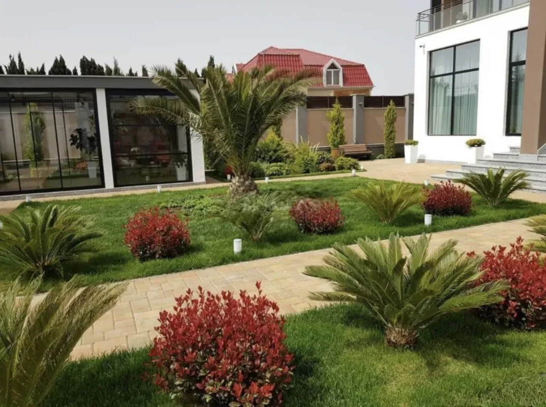 Kirayə verilir 6 otaqlı həyət evi 400 m²