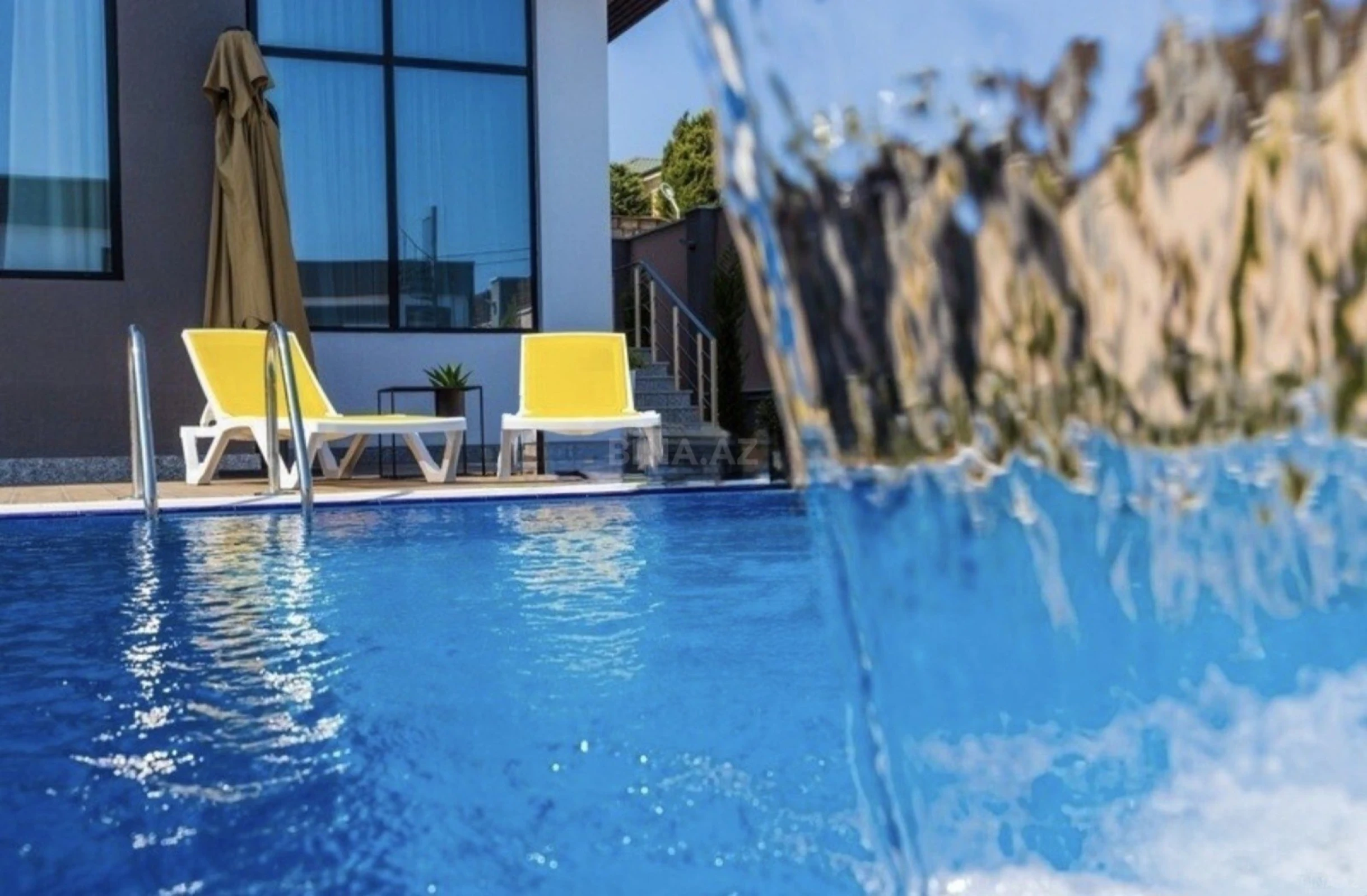 Kirayə verilir 6 otaqlı həyət evi 400 m²