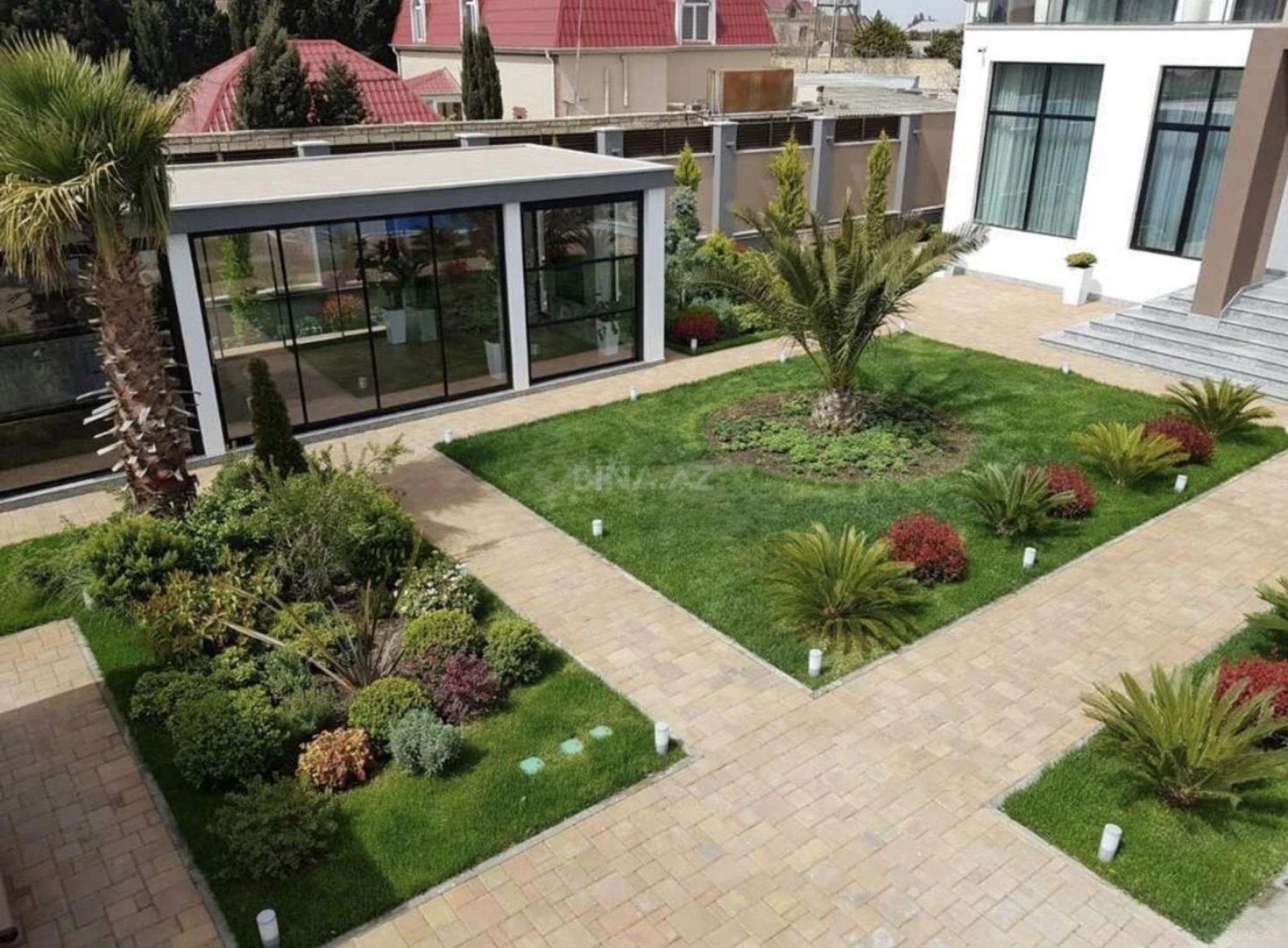 Kirayə verilir 6 otaqlı həyət evi 400 m²
