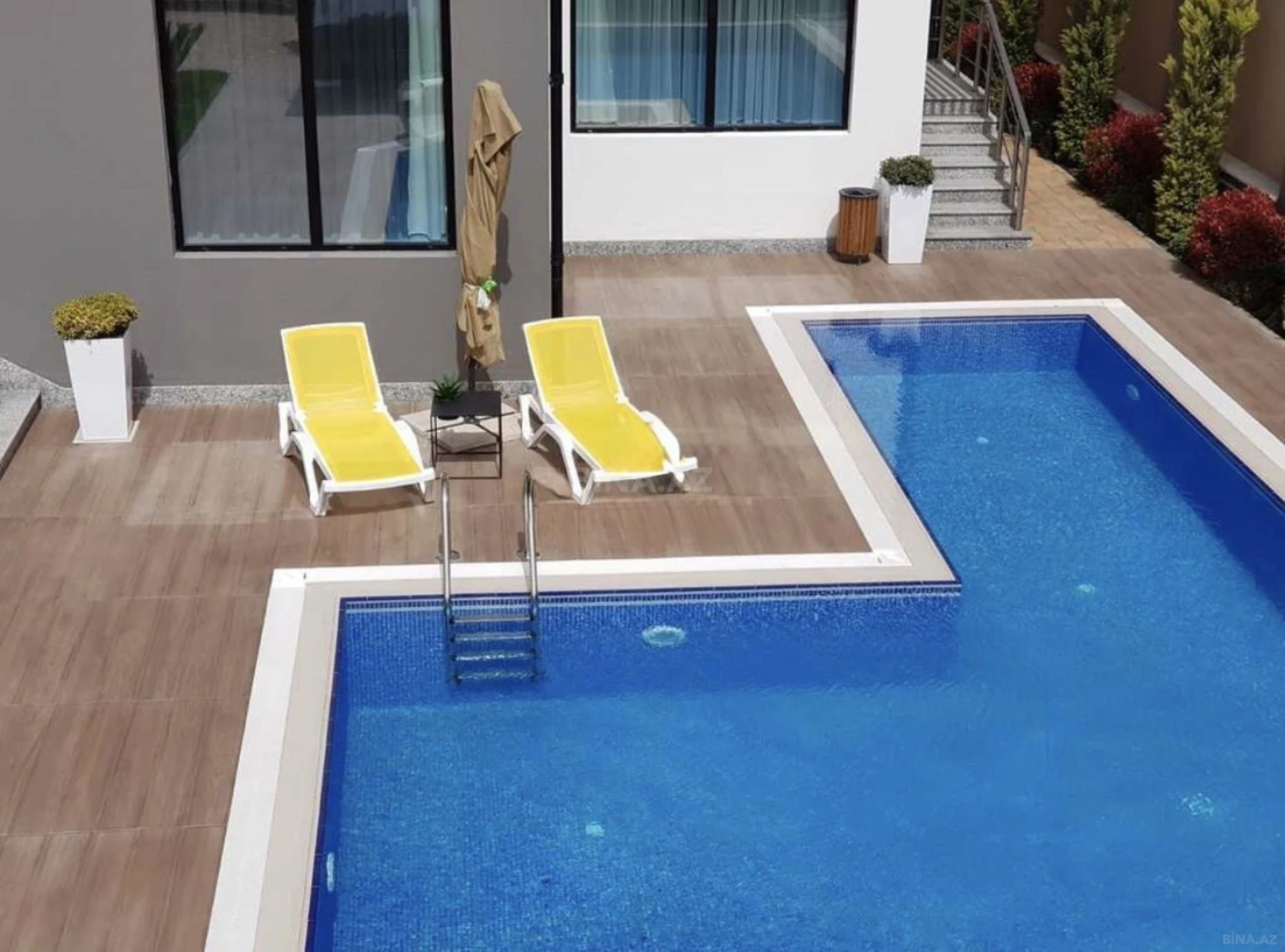 Kirayə verilir 6 otaqlı həyət evi 400 m²