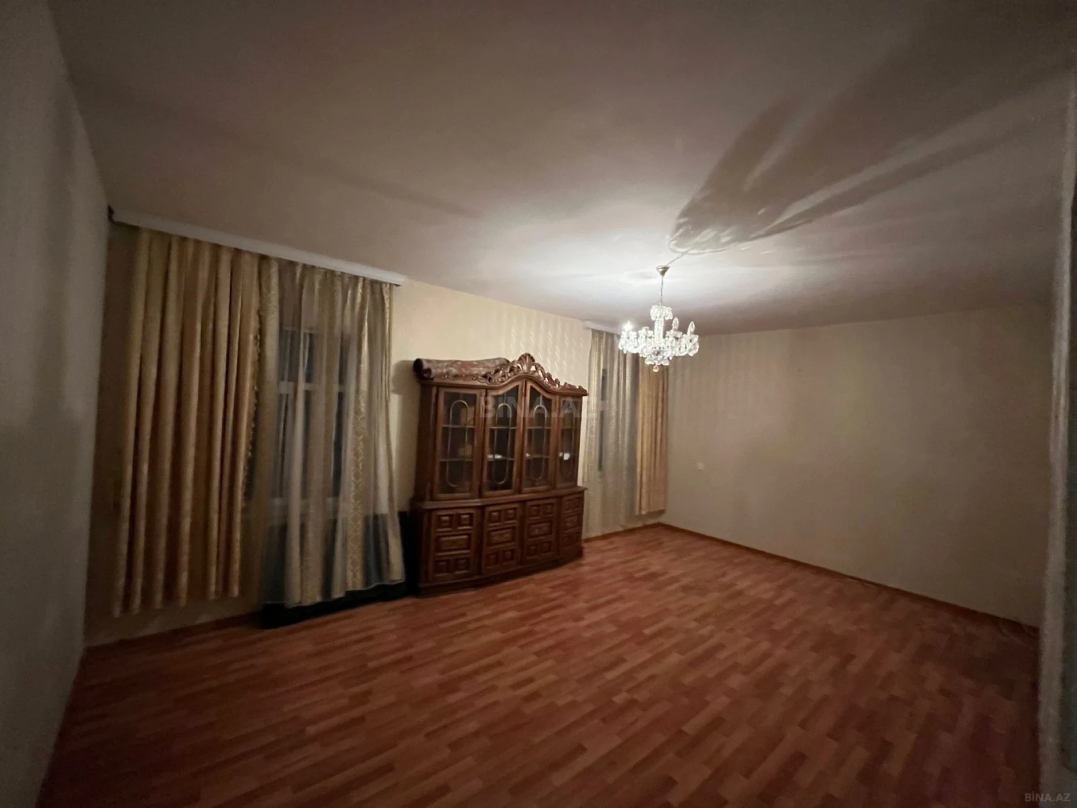 Satılır 3 otaqlı mənzil 110 m²