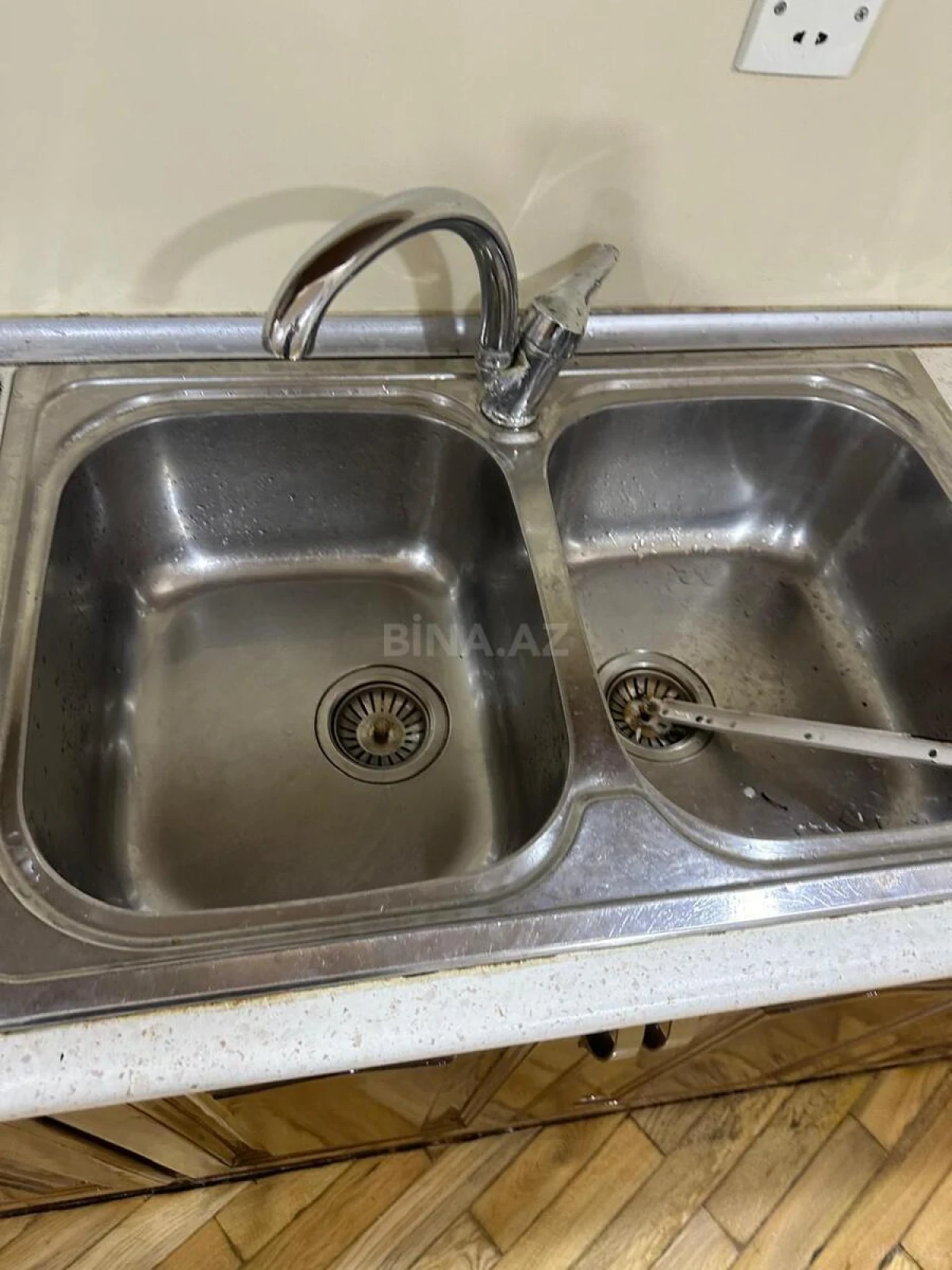 Kirayə verilir 2 otaqlı mənzil 88 m²
