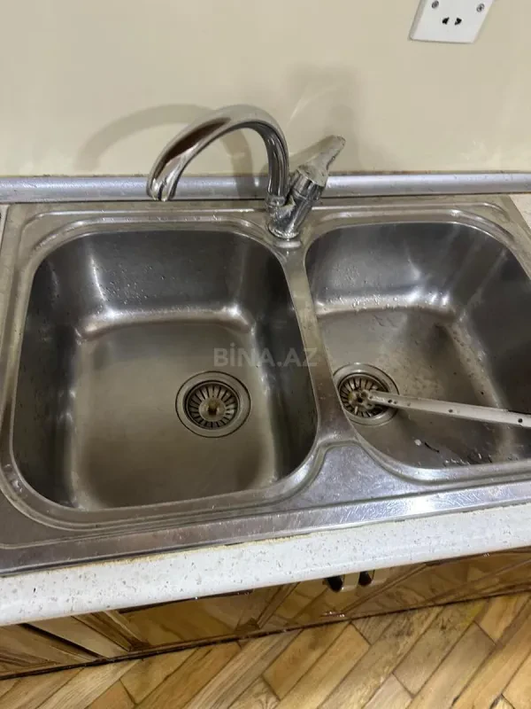 Kirayə verilir 2 otaqlı mənzil 88 m²
