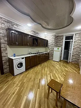 Kirayə verilir 2 otaqlı mənzil 88 m²