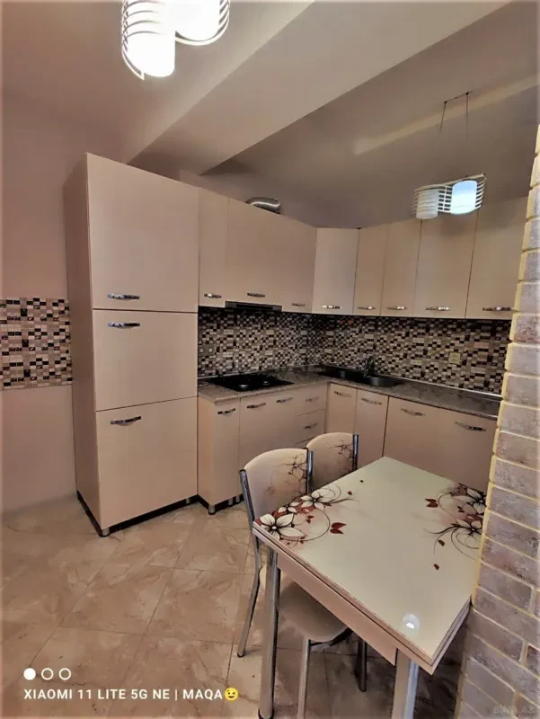 Kirayə verilir 3 otaqlı mənzil 90 m²