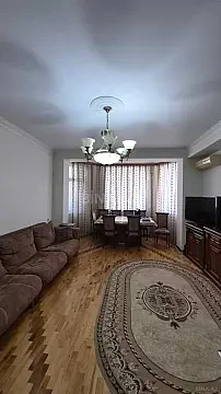 Satılır 6 otaqlı mənzil 220 m² — Bakı, İnşaatçılar 6 otaq 220.00 m²