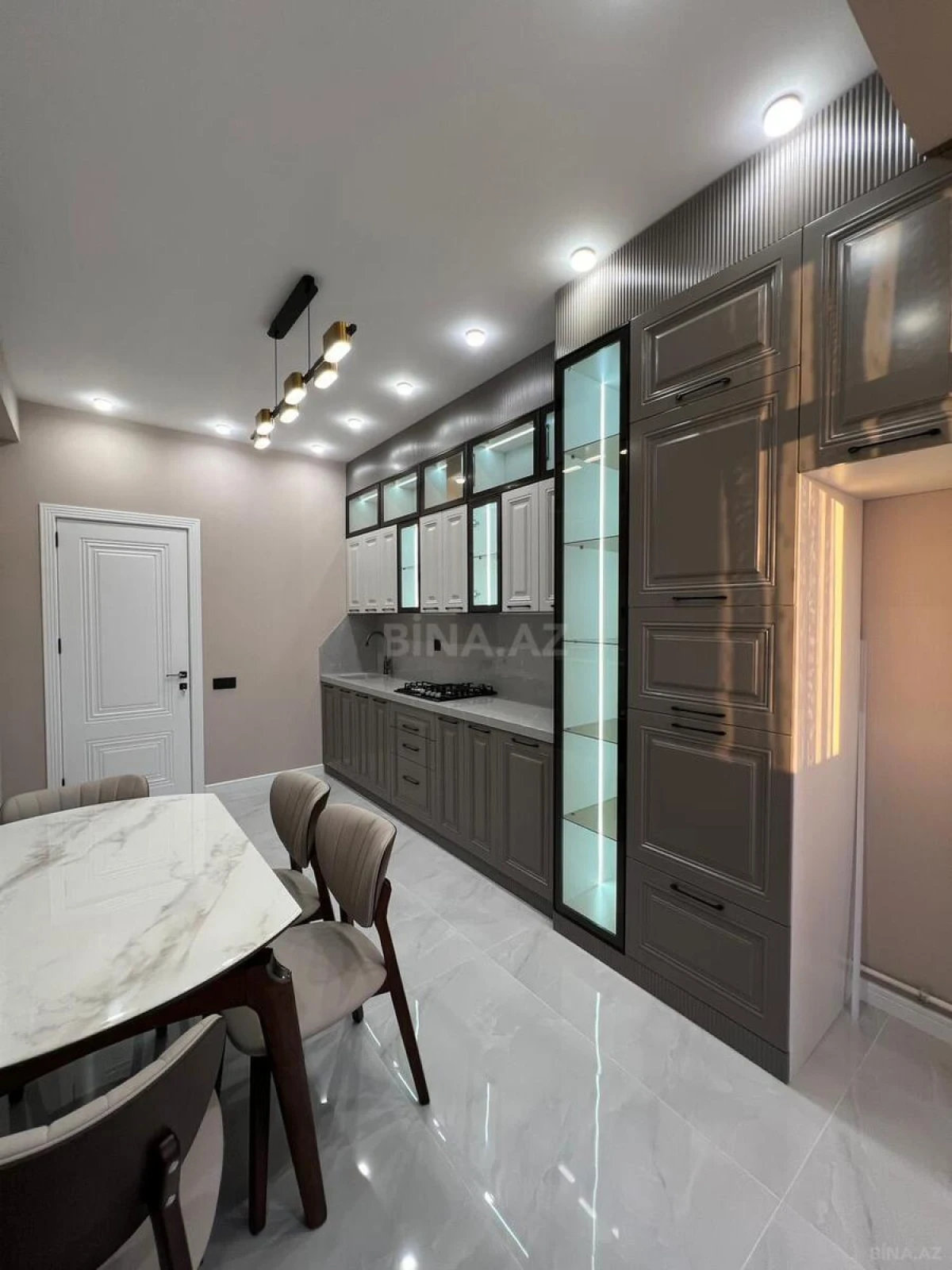 Satılır 3 otaqlı mənzil 105 m²