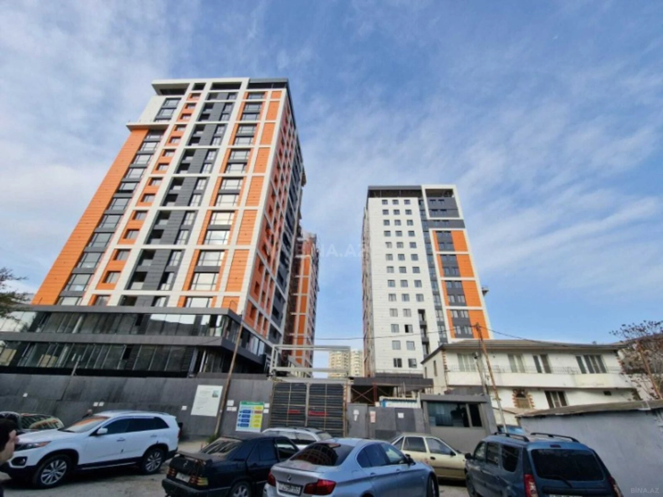 Satılır 3 otaqlı mənzil 124 m²