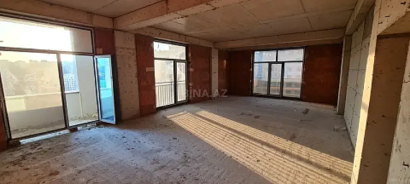 Satılır 3 otaqlı mənzil 124 m²