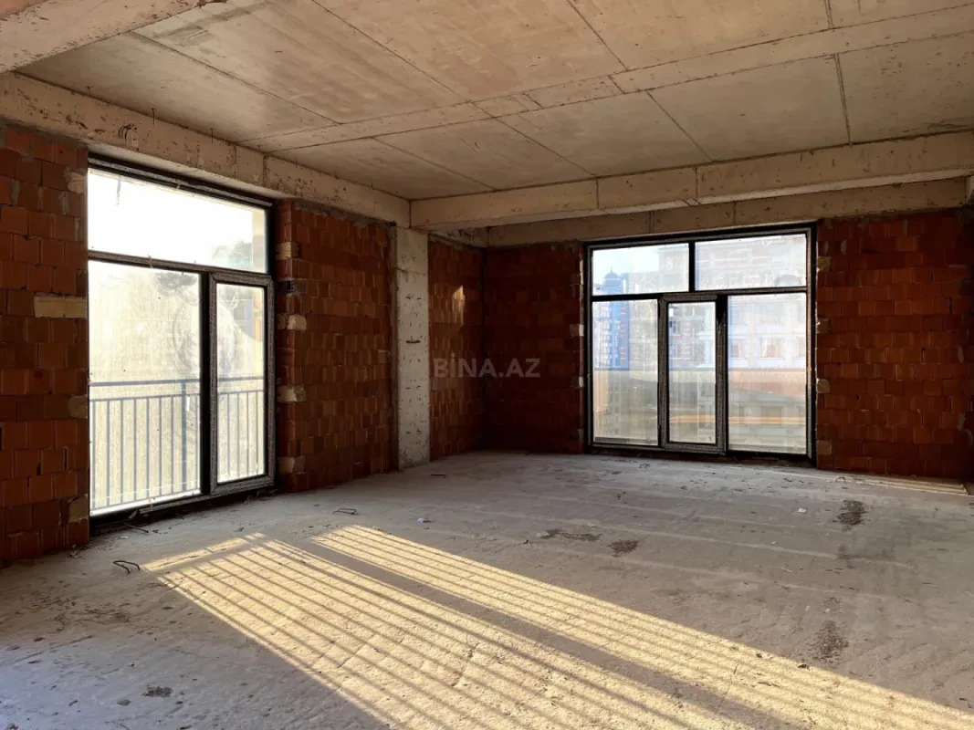 Satılır 3 otaqlı mənzil 124 m²
