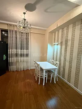 Kirayə verilir 3 otaqlı mənzil 115 m²