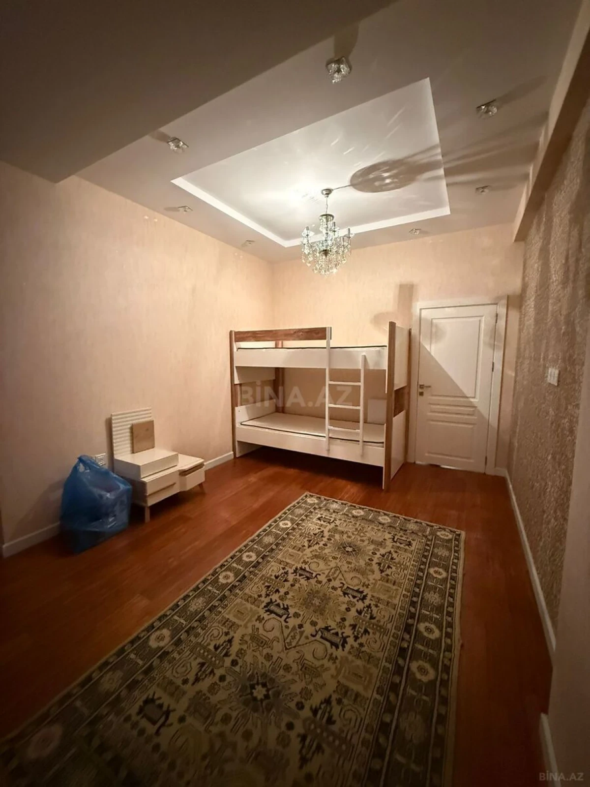 Kirayə verilir 3 otaqlı mənzil 115 m²