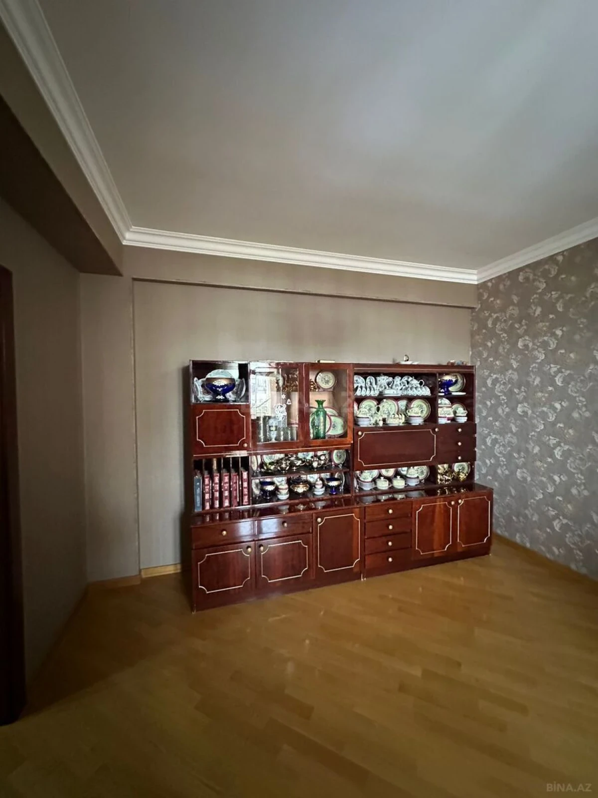 Satılır 2 otaqlı mənzil 81 m²