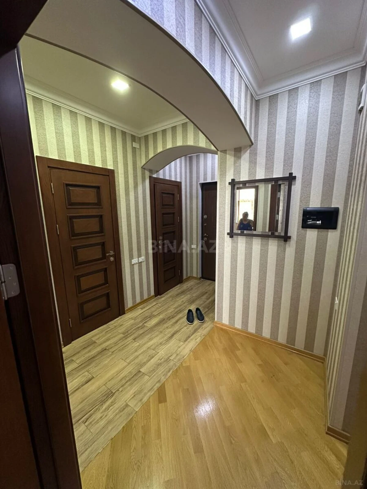 Satılır 2 otaqlı mənzil 81 m²