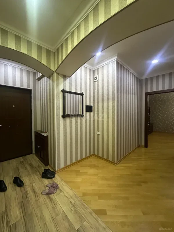 Satılır 2 otaqlı mənzil 81 m²