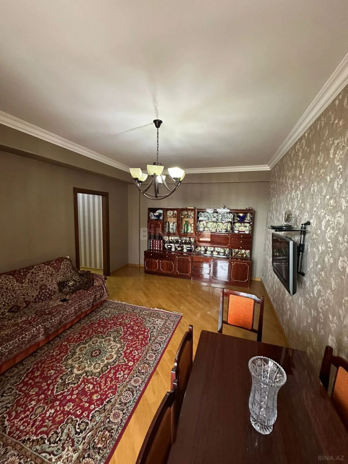 Satılır 2 otaqlı mənzil 81 m²