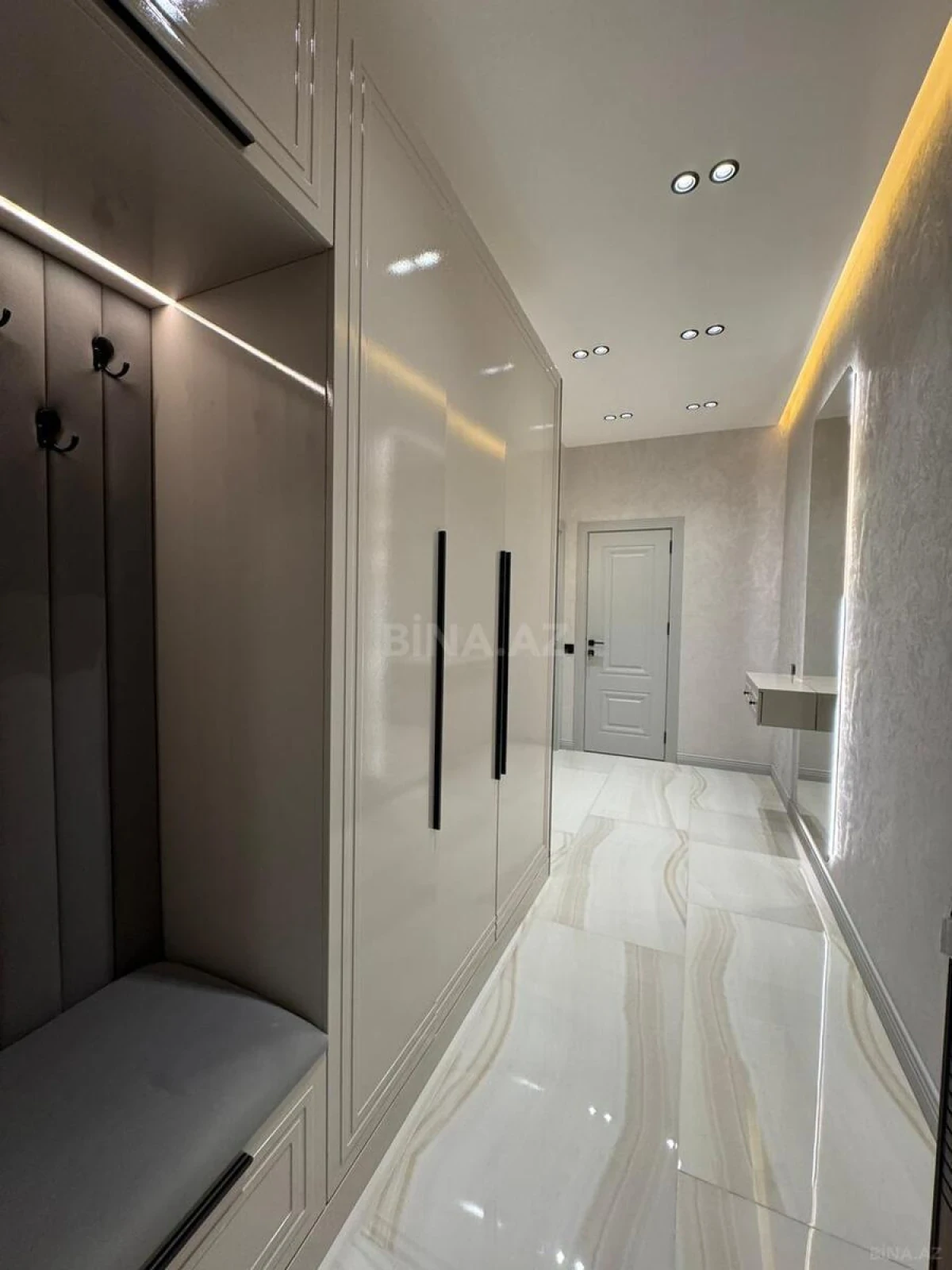 Satılır 2 otaqlı mənzil 53 m²