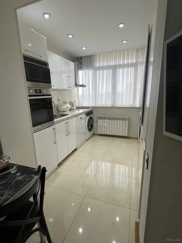 Satılır 2 otaqlı mənzil 67 m²