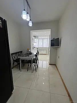 Satılır 2 otaqlı mənzil 67 m²