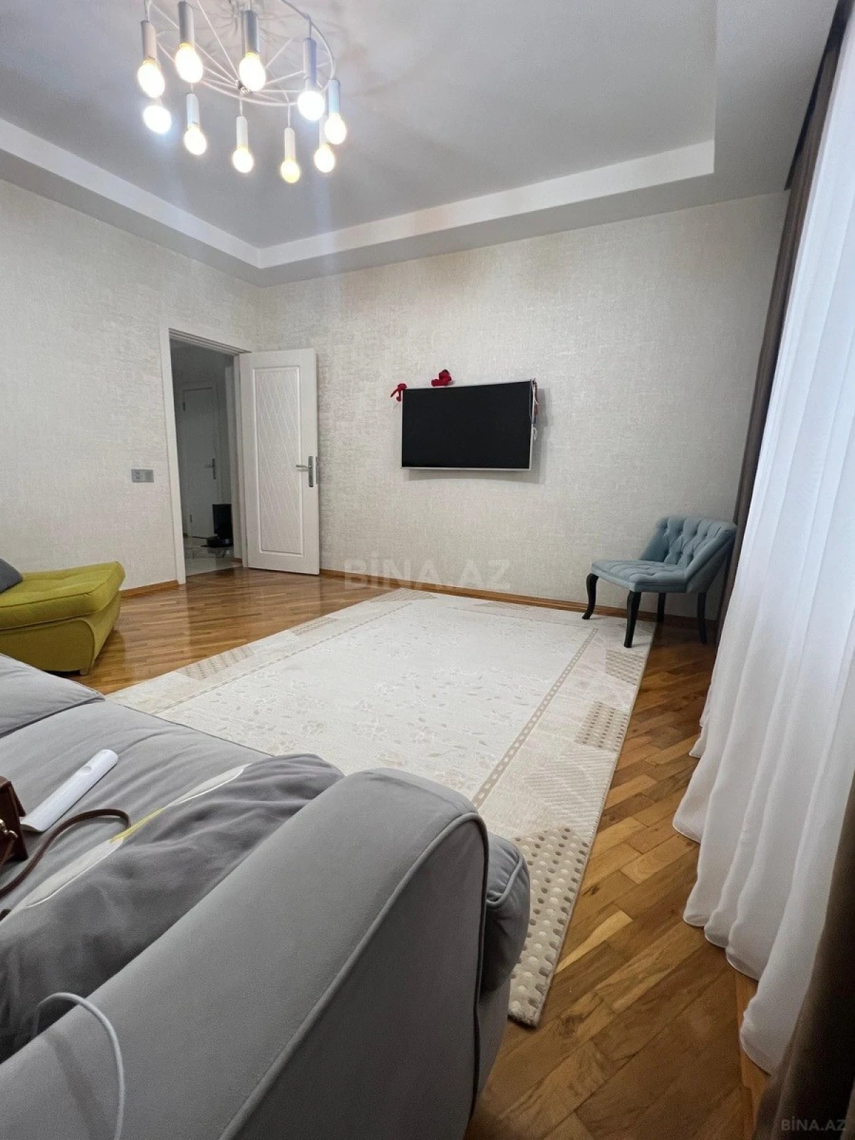 Satılır 2 otaqlı mənzil 67 m²
