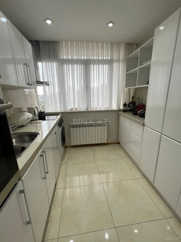 Satılır 2 otaqlı mənzil 67 m²