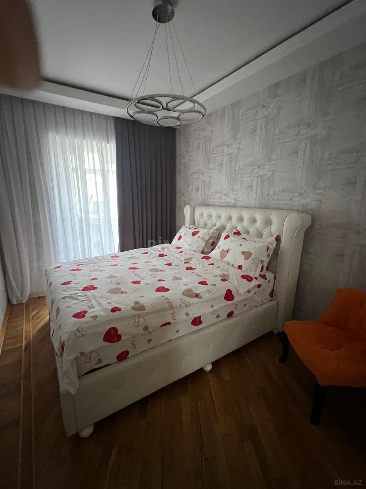 Satılır 2 otaqlı mənzil 67 m²