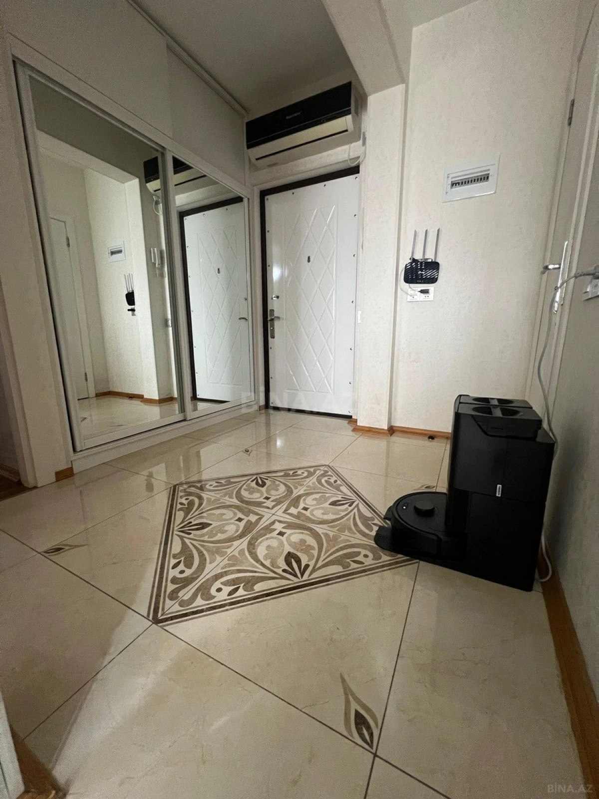 Satılır 2 otaqlı mənzil 67 m²