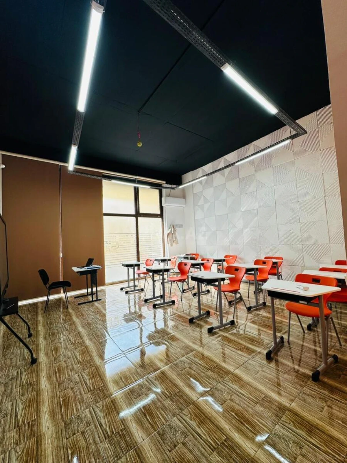 Kirayə verilir 7 otaqlı ofis 320 m²
