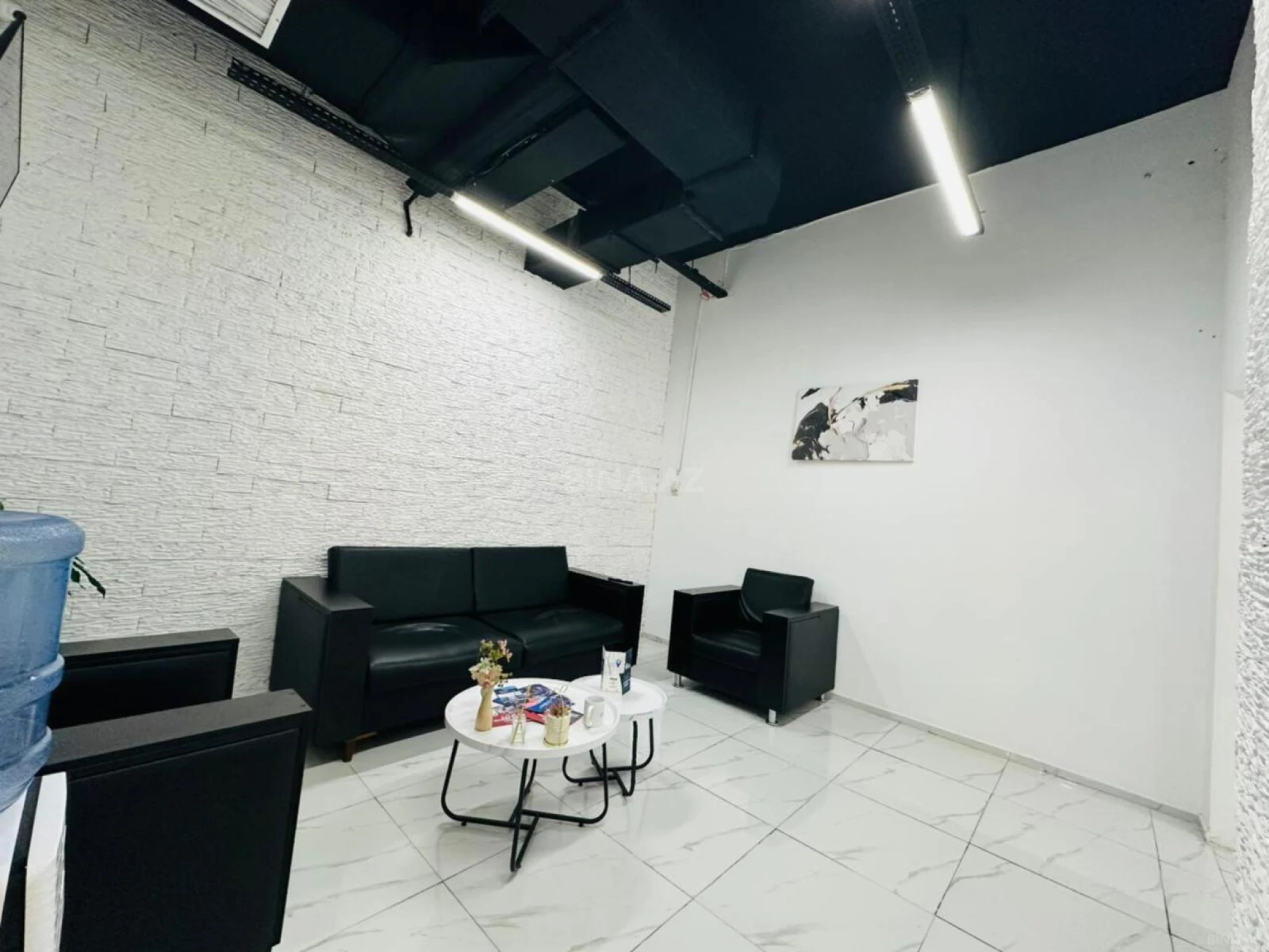 Kirayə verilir 7 otaqlı ofis 320 m²