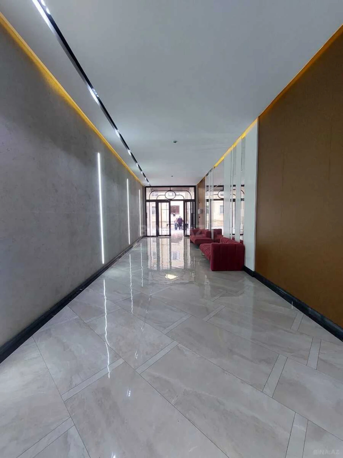 Satılır 3 otaqlı mənzil 126.8 m²